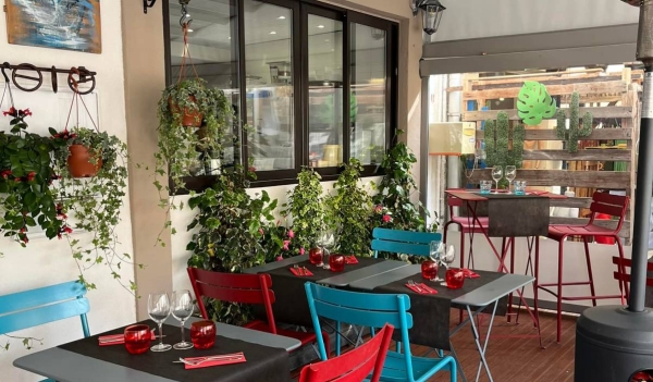 Le restaurant - Bistrot De L'Eglise - restaurant SAINTES-MARIES-DE-LA-MER - Restaurant poisson Grau du Roi