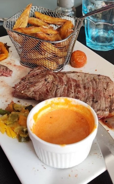 Le restaurant - Bistrot De L'Eglise - restaurant SAINTES-MARIES-DE-LA-MER - bien manger SAINTES-MARIES-DE-LA-MER